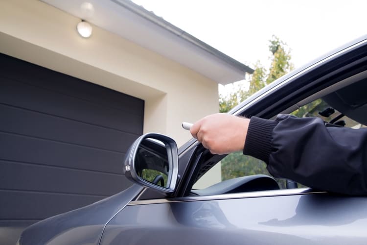 automatismes de portes de garage à Tiercé